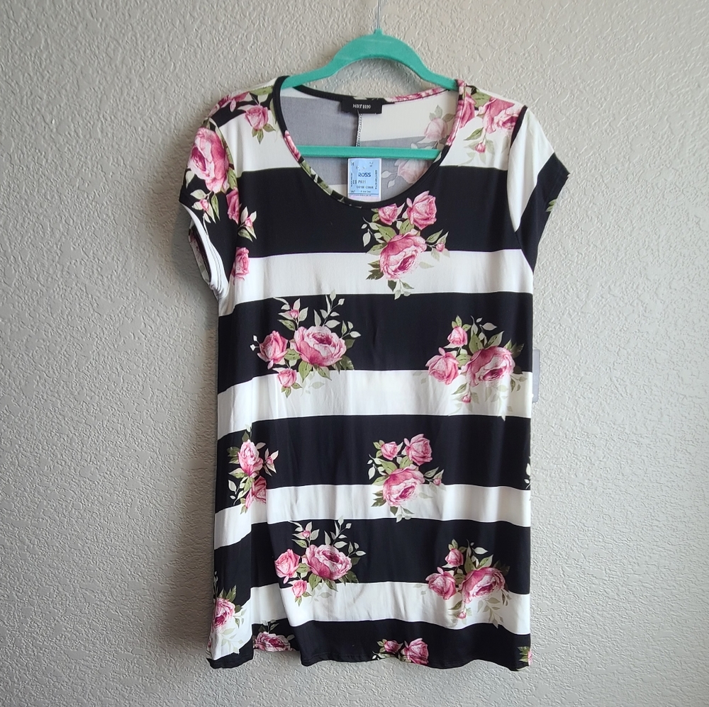 Juniors MRT 1030 size large mini dress w/black/white stripes w/ pink flowers